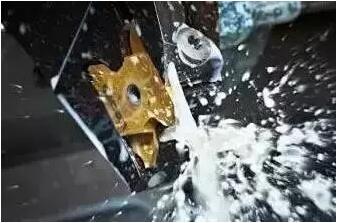 防止切削液發(fā)臭，還鋁合金壓鑄車(chē)間一個(gè)良好的環(huán)境